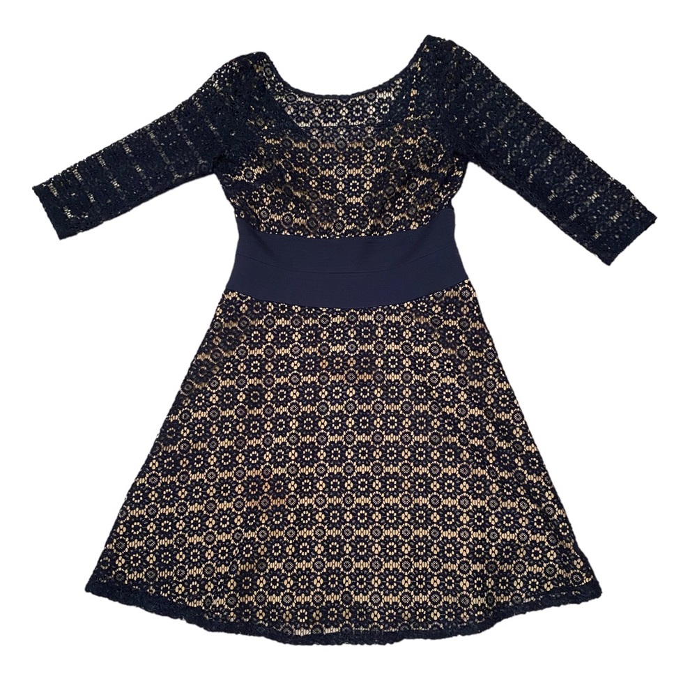 Adrianna Papell Navy Blue lined Lace Dress 3/4 length sheer Sleeves. size 10 EUC